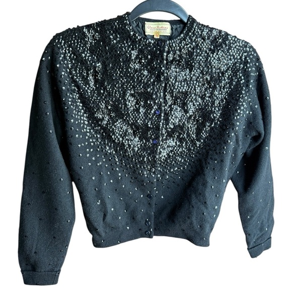 VINTAGE 1950’s Lambs Wool Hand Beaded Button Sweater - Picture 1 of 8